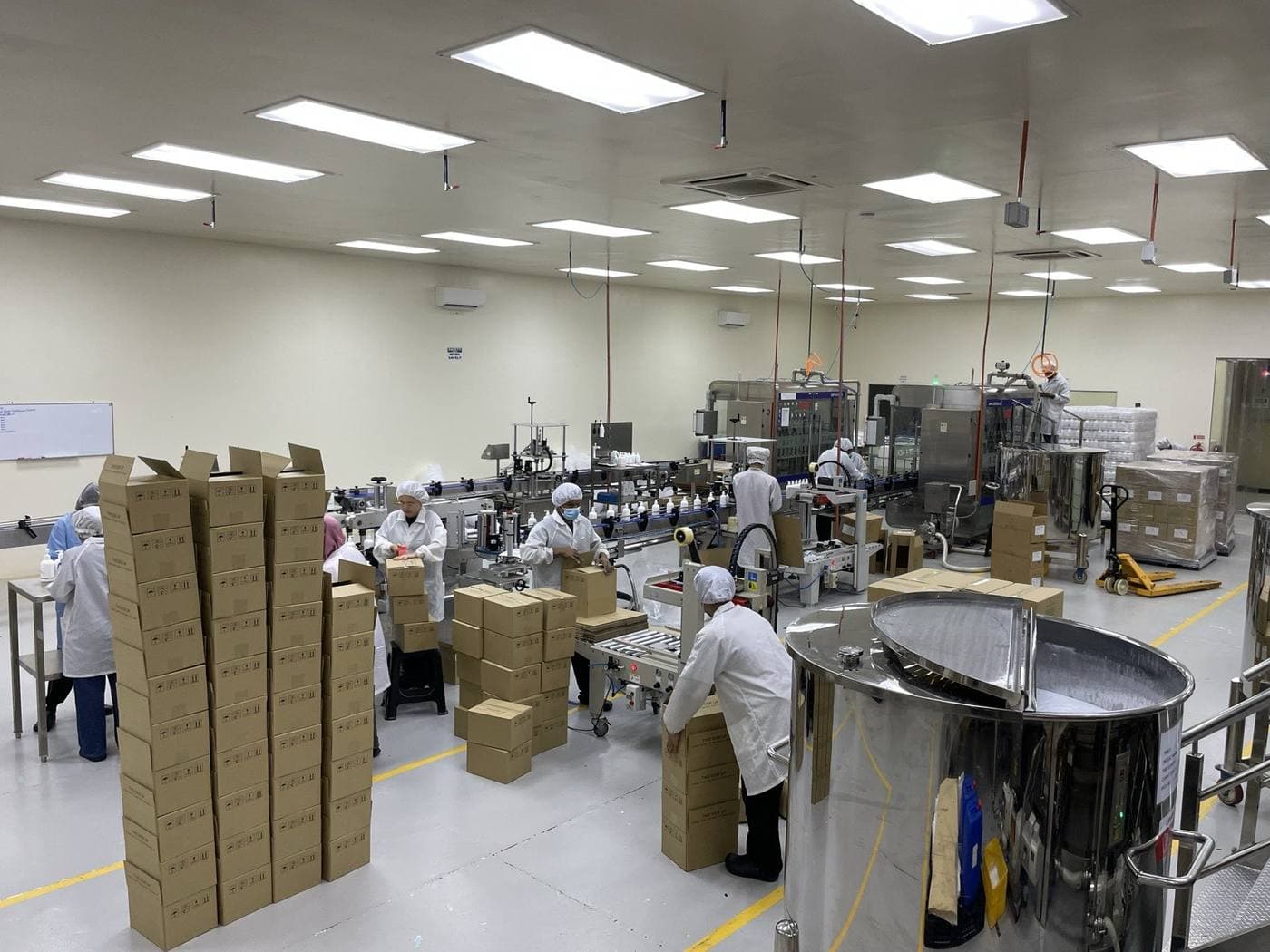 Liquid cleaner bottle filling line